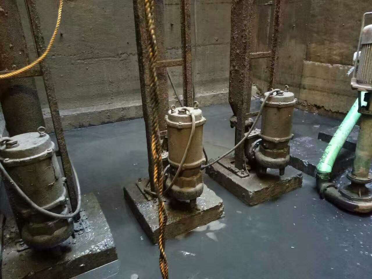 崇礼污水池清理